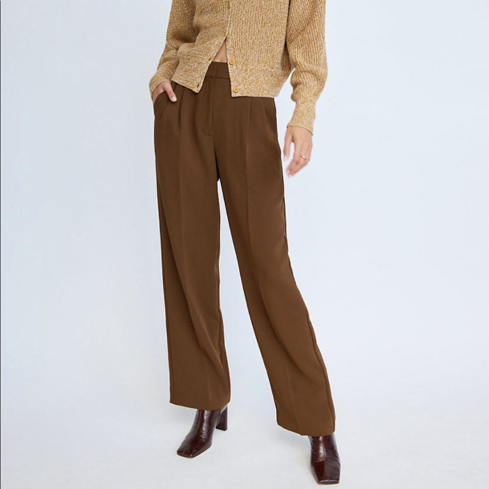Aritzia Effortless Pant